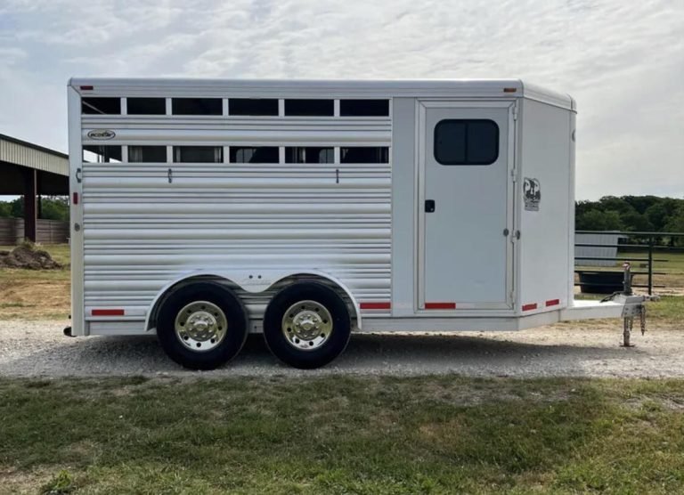 2013 model Cimarron 3 Horse Bumper Pull - Image 2