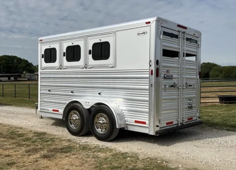 2013 model Cimarron 3 Horse Bumper Pull - Image 4