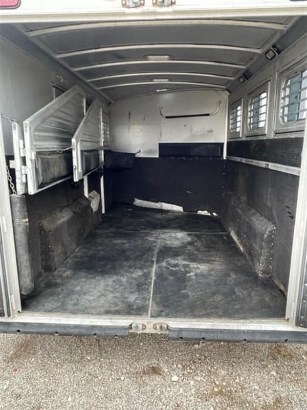 1999 Elite Custom 3 Horse Trailer - Image 3