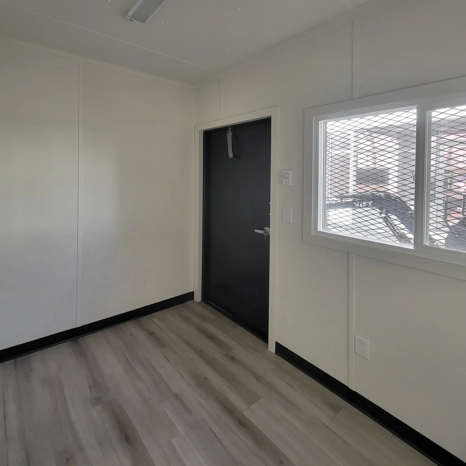 40ft High Cube With 4 X Separate Offices - Image 4